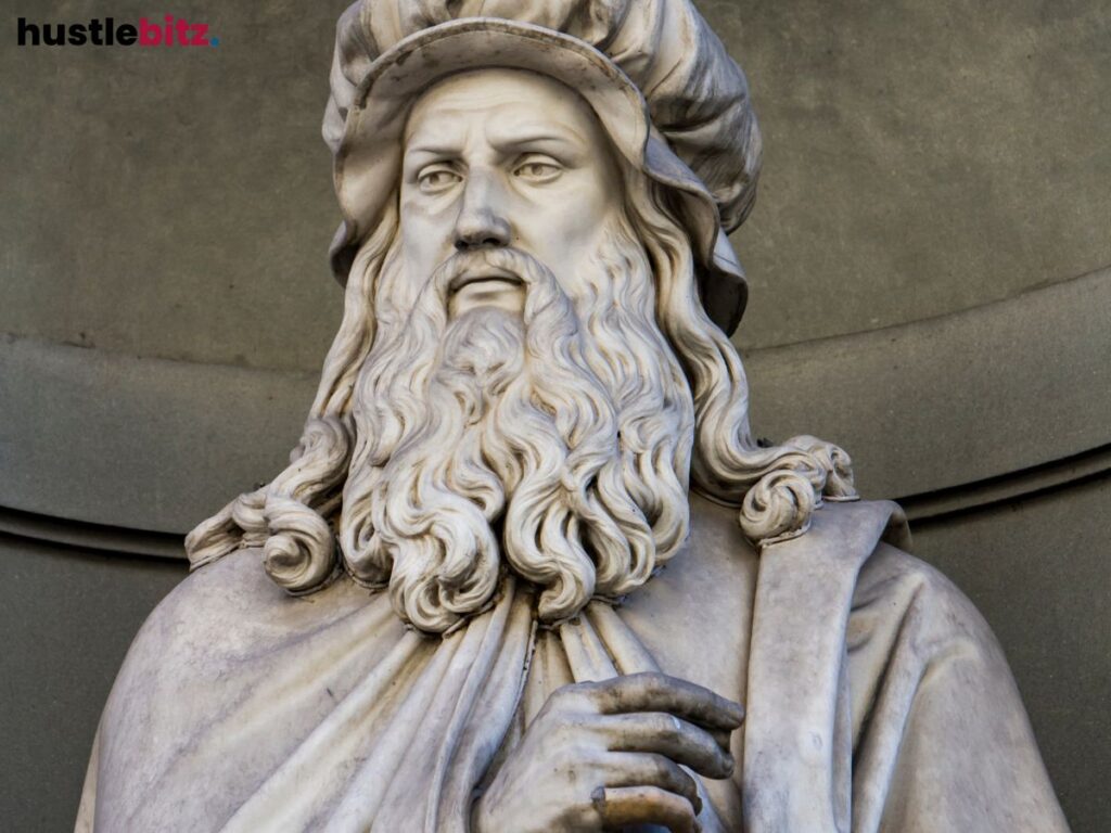 A statue of Leonardo Da Vinci